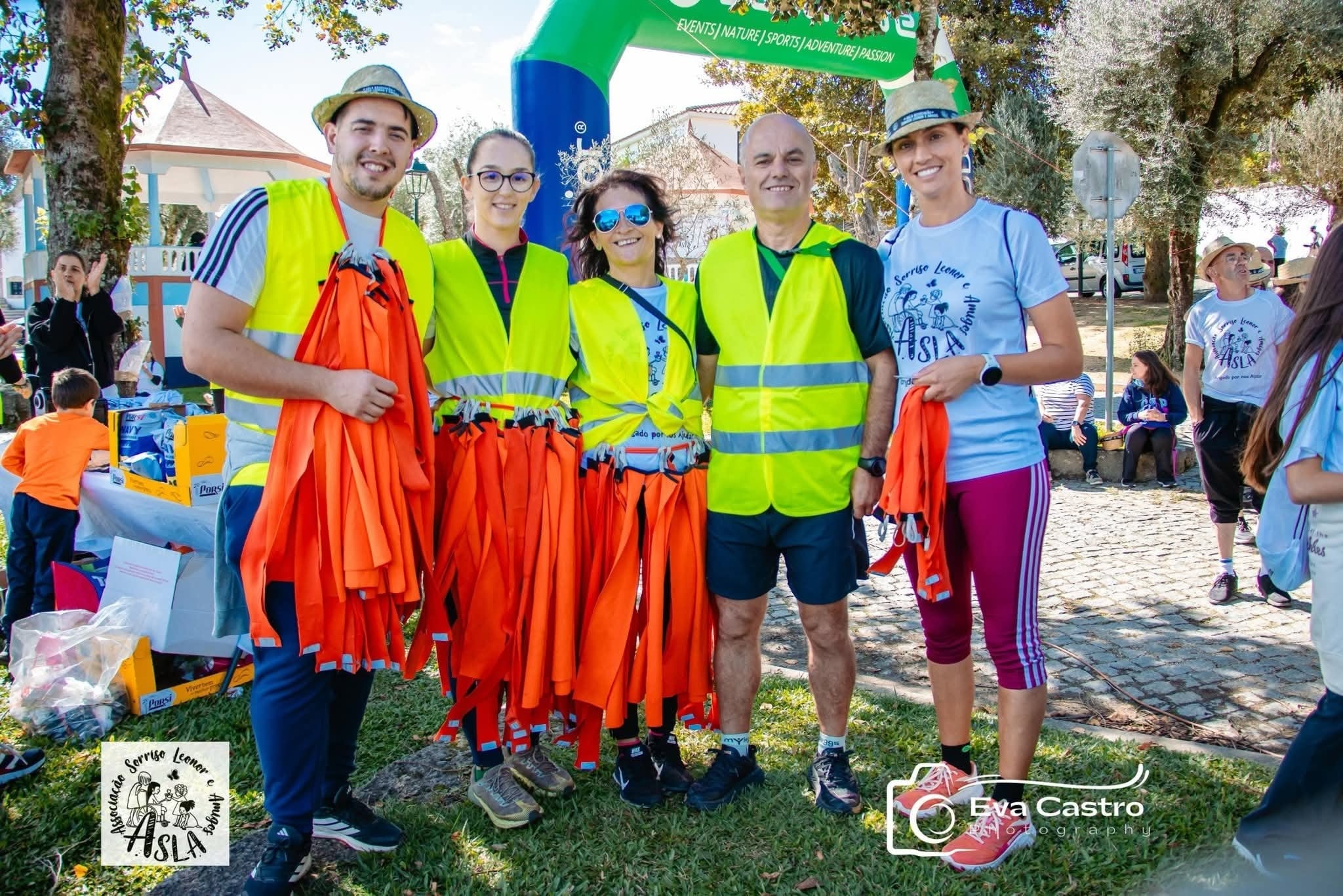 Voluntários e organizadores na 3.ª Caminhada Solidária da ASLA